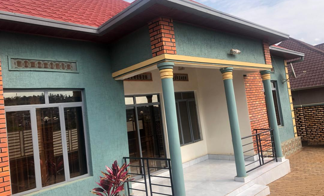 A good house for sale; Kanombe-Busanza